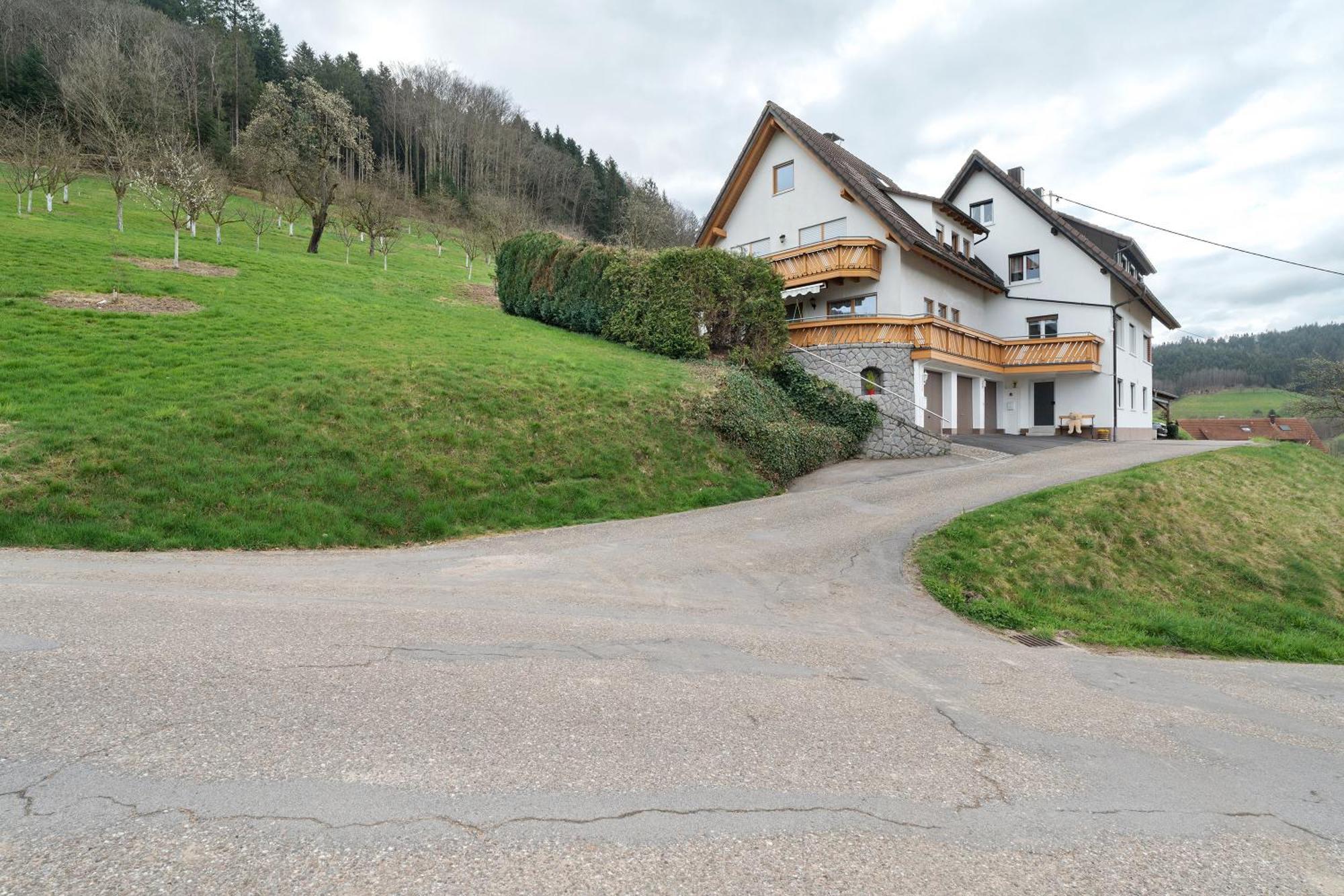 Haus Am Schroffen Apartment Ottenhofen im Schwarzwald Exterior photo